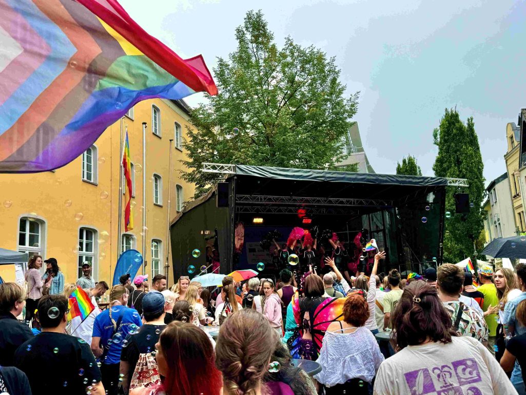 Die Ortsgemeinschaft Brühl-Ost beim CSD 2026